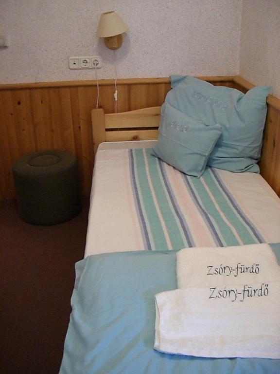 Napfuerdo Vendeghaz Hotel Mezokovesd Bagian luar foto